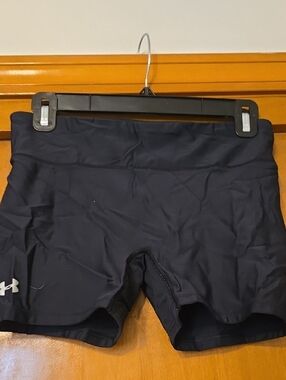 Under Armour Women’s Black Athletic Bike Shorts